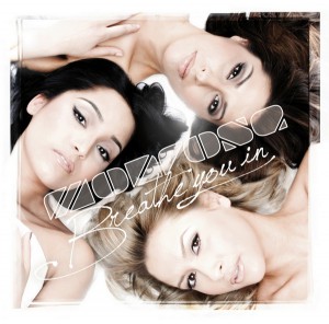 Mandy, Senna und Bahar von Monrose, Cover neue Single Breathe you in Warner Music Group