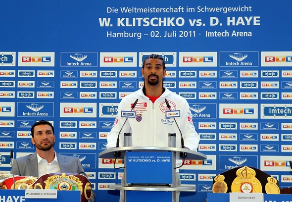 Weltmeisterschaft im Schwergewicht Wladimir Klitschko und David Haye während der Pressekonferenz am 09.05.2011 in der Imtech Arena in Hamburg anlässlich ihres Boxkampfes am 02.07.2011 in Hamburg. (c) RTL / Stefan Hoyer